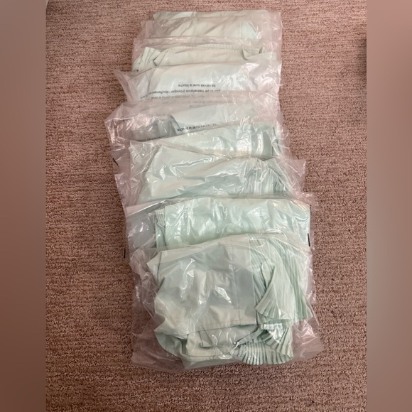 LULULEMON New Peek Pleat HR Skirt - SIZE O. MINT MOMENT- never worn!!!! - Picture 6 of 6